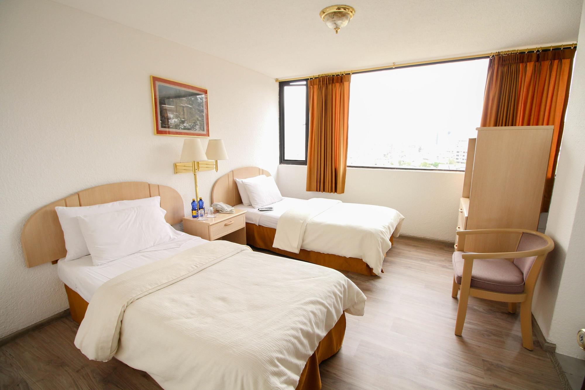 Stanford Suites Hotel Quito Exterior photo