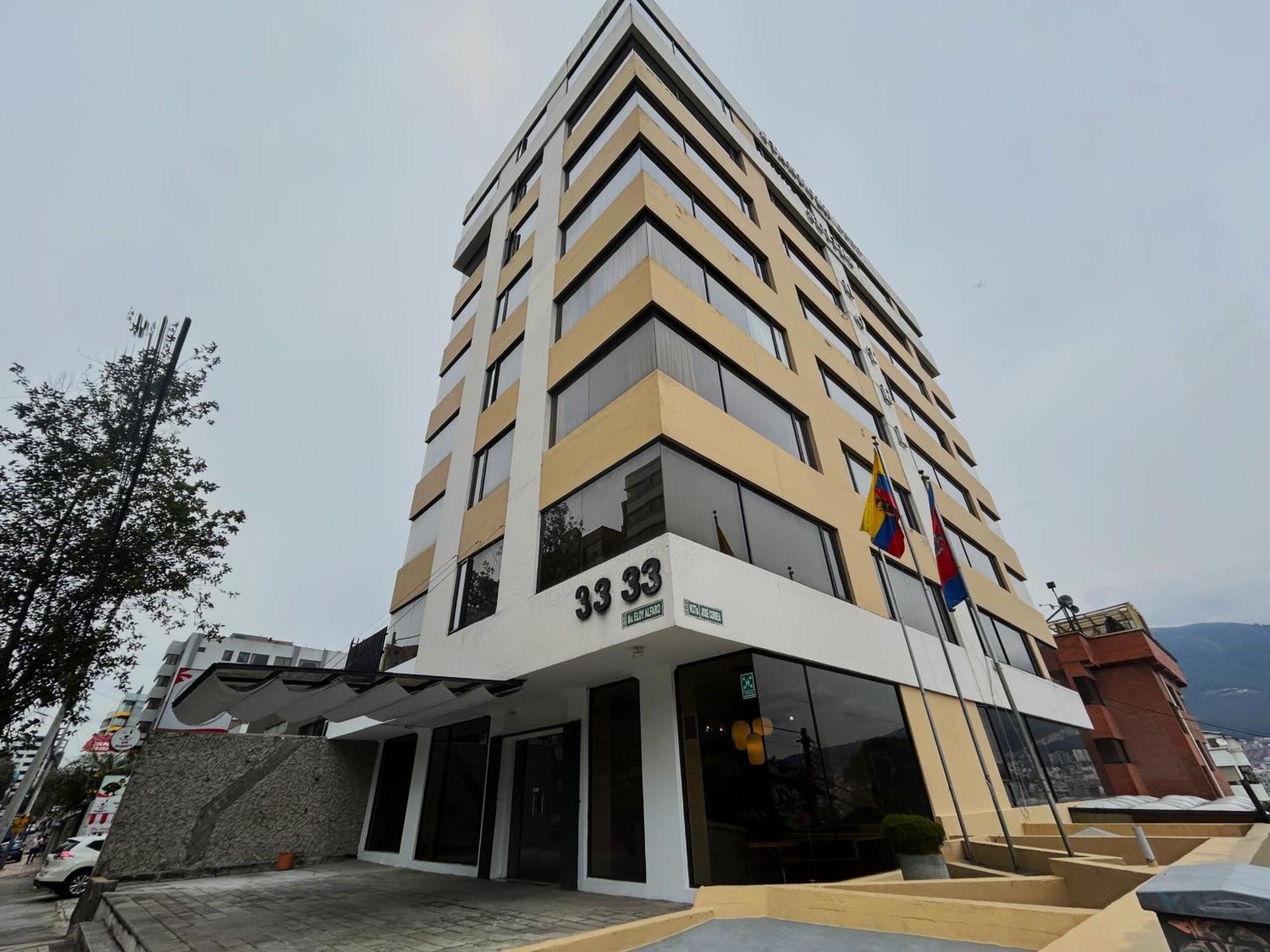 Stanford Suites Hotel Quito Exterior photo