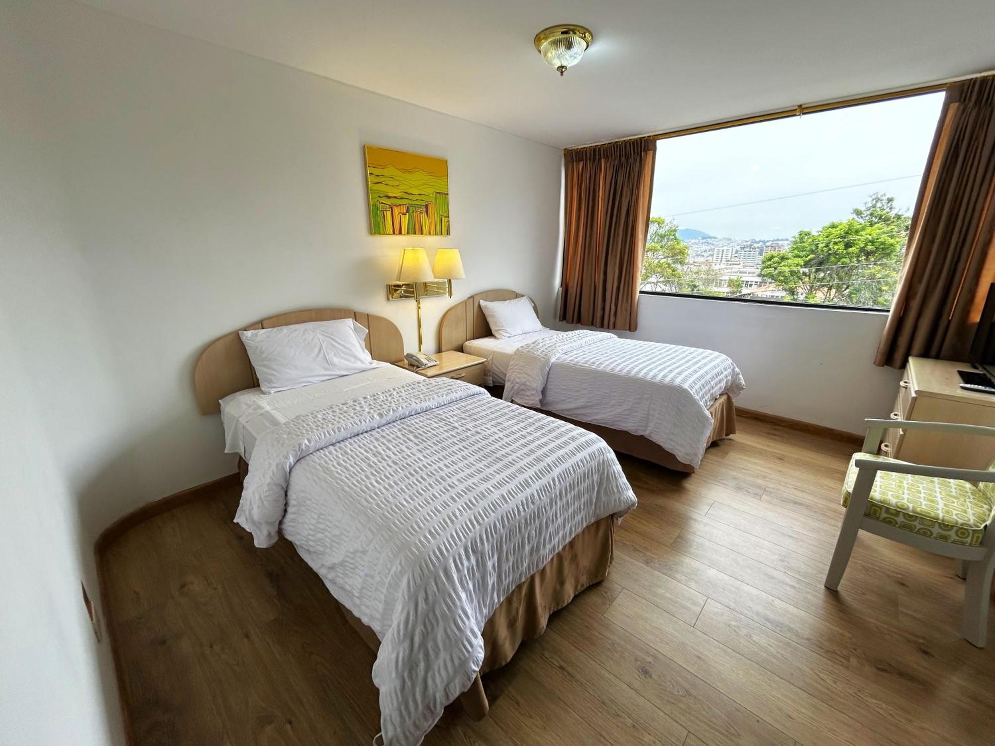 Stanford Suites Hotel Quito Exterior photo