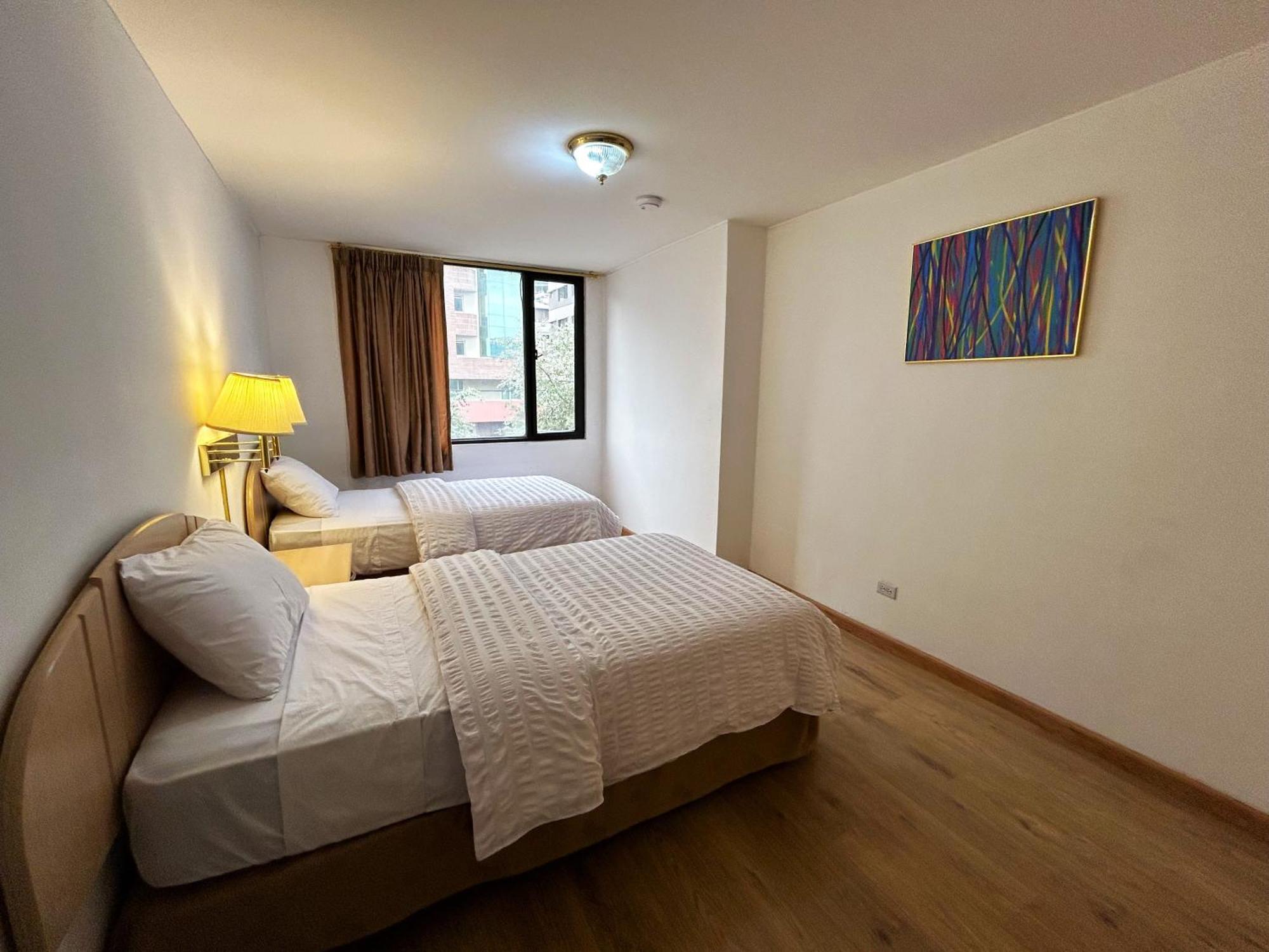Stanford Suites Hotel Quito Room photo