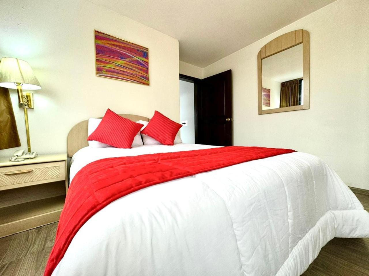 Stanford Suites Hotel Quito Exterior photo